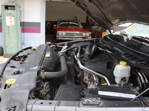 Used 2014 RAM 1500 Express image 38