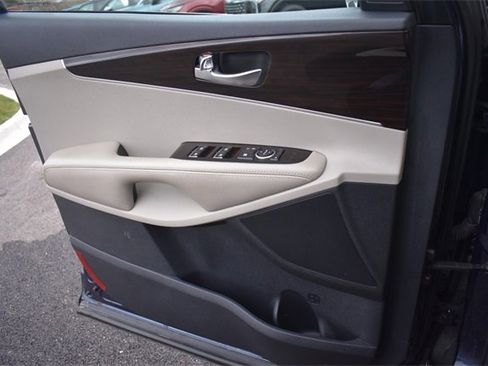 Used 2020 Kia Sorento LX w/ LX I4 Convenience Package image 30