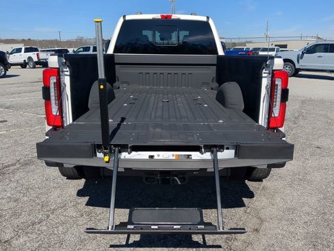 Certified 2025 Ford F450 Platinum w/ FX4 Off-Road Package image 11