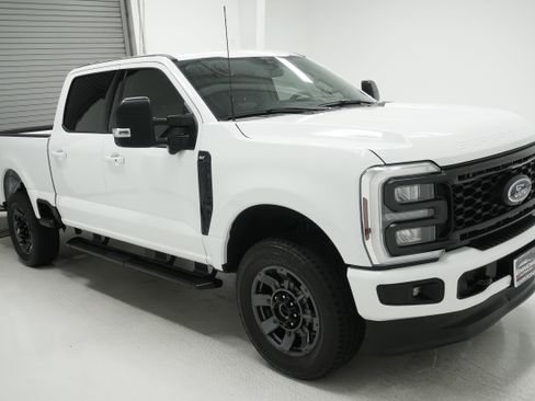 Used 2024 Ford F250 XLT w/ XLT Premium Package AWD/4WD image 3