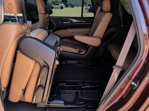 Used 2023 Cadillac Escalade Premium Luxury w/ LPO, Radiant Package image 37