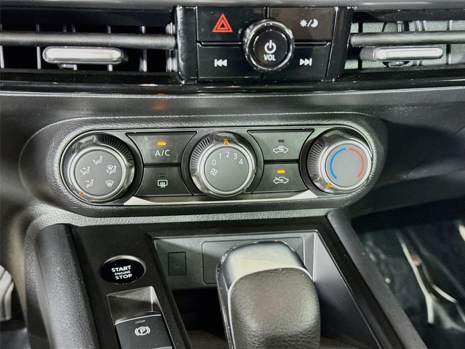 Certified 2025 Nissan Kicks SV FWD image 16