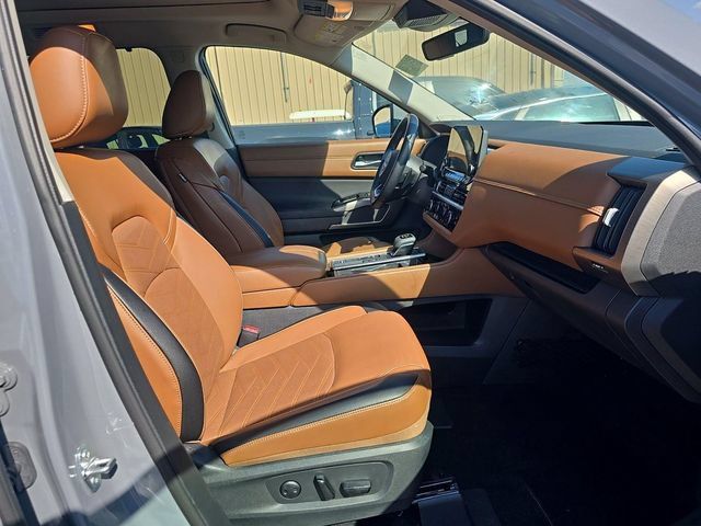 Certified 2025 Nissan Pathfinder Platinum w/ Cargo Package FWD image 5