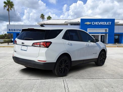 Used 2024 Chevrolet Equinox LS w/ LS Convenience Package FWD image 4