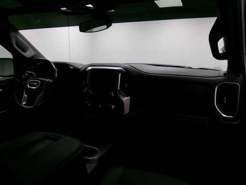 Used 2020 GMC Sierra 1500 Elevation w/ Elevation Value Package image 3