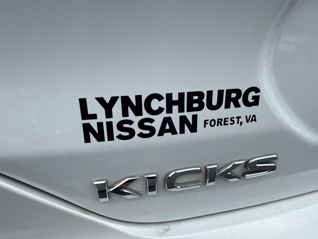 Used 2023 Nissan Kicks SR w/ SR Premium Package FWD image 12