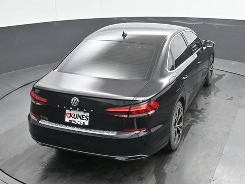 Used 2022 Volkswagen Passat 2.0T SE FWD image 23
