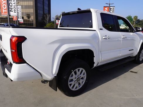 Certified 2026 Toyota Tacoma SR5 image 5