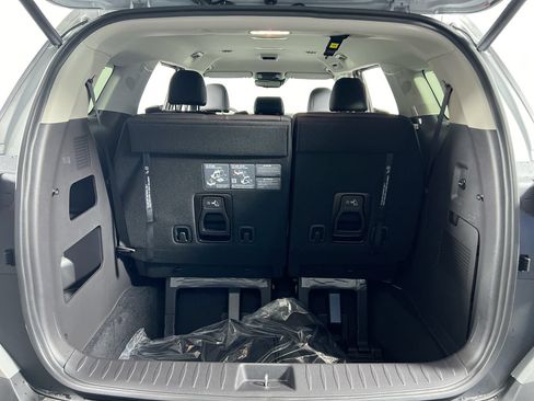 New 2026 Kia Carnival EX FWD image 34