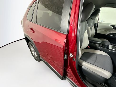 Used 2023 Toyota RAV4 XLE FWD image 28