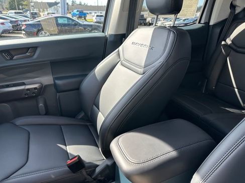 New 2026 Ford Maverick Lariat w/ Black Appearance Package image 18