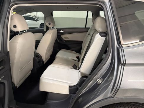Used 2018 Volkswagen Tiguan SE image 21