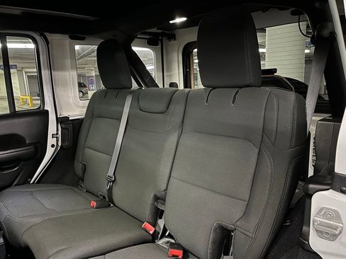 Used 2021 Jeep Wrangler Unlimited Sport image 18