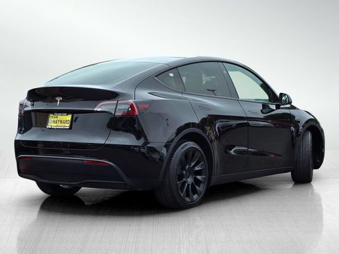 Used 2023 Tesla Model Y 2WD image 5