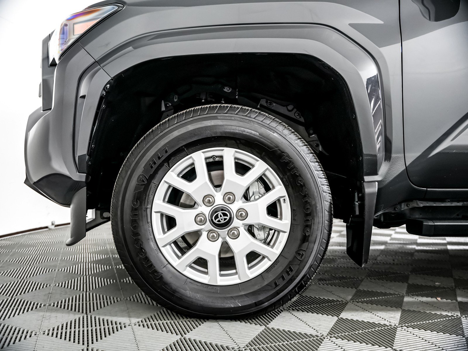 Used 2025 Toyota Tacoma SR5 AWD/4WD image 6