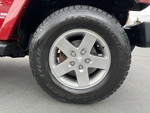 Used 2012 Jeep Wrangler Unlimited Sahara w/ Connectivity Group image 10