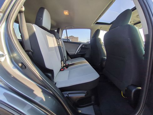 Used 2017 Toyota RAV4 XLE image 33