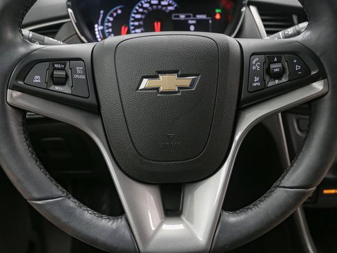 Used 2018 Chevrolet Trax LT w/ LT Convenience Package AWD/4WD image 29