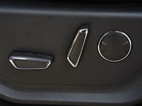 Used 2019 Ford Expedition Max XLT w/ Equipment Group 202A image 16