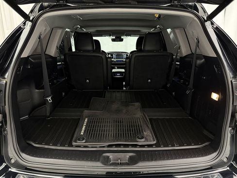 Used 2019 Toyota Highlander Limited image 39