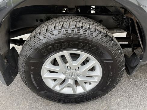 Used 2014 Nissan Frontier SV w/ SV Value Truck Package AWD/4WD image 26