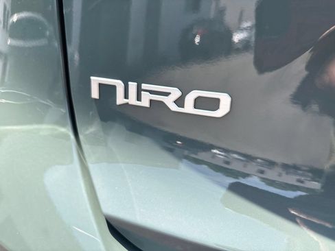 Certified 2025 Kia Niro EX w/ EX Cold Weather Package FWD image 17