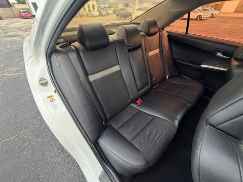 Used 2014 Toyota Camry SE FWD image 14