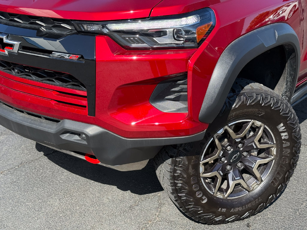 Used 2024 Chevrolet Colorado ZR2 w/ ZR2 Convenience Package III AWD/4WD image 3