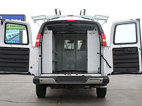 Used 2024 Chevrolet Express 2500 w/ Driver Convenience Package image 15