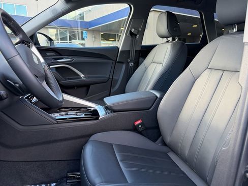 Used 2025 Audi Q5 Premium Plus w/ Premium Plus image 12