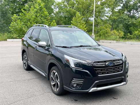 Used 2023 Subaru Forester Touring AWD/4WD image 7