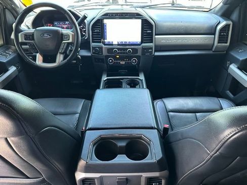 Used 2022 Ford F250 Lariat w/ Black Appearance Package image 2