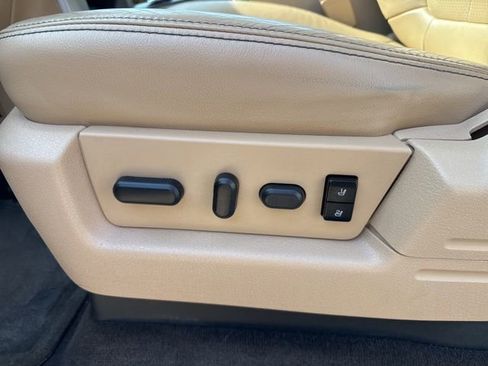 Used 2012 Ford F150 Lariat w/ Lariat Chrome Pkg image 26