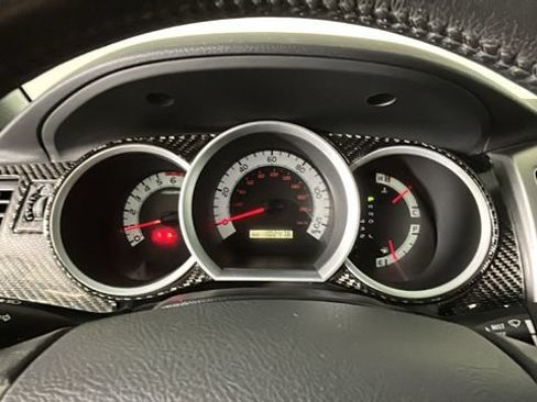 Used 2013 Toyota Tacoma PreRunner w/ TRD Off-Road Pkg RWD image 16