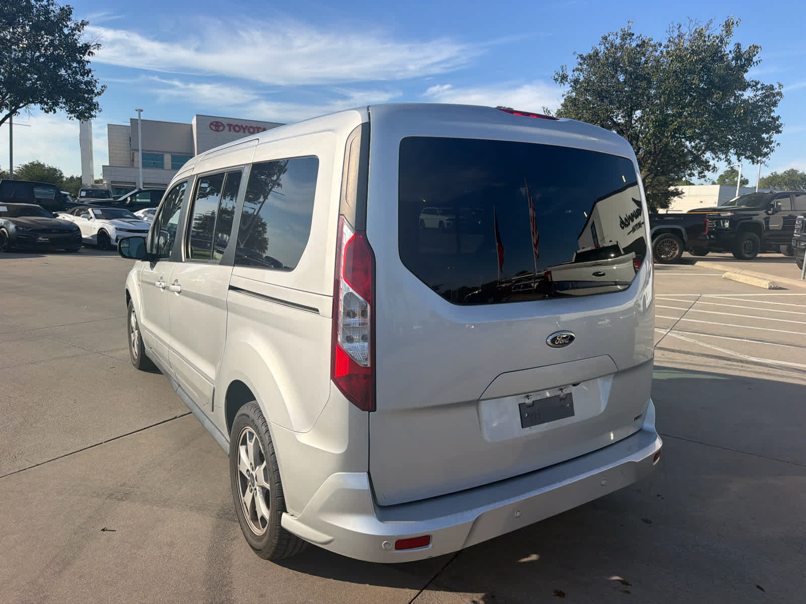 Used 2015 Ford Transit Connect XLT FWD image 2