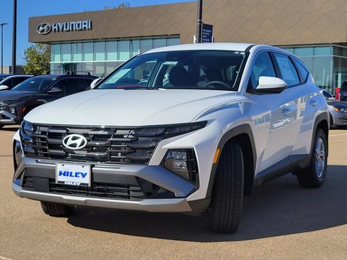 New 2026 Hyundai Tucson SE FWD image 2