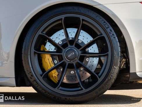 Used 2018 Porsche 911 GT3 RWD image 9