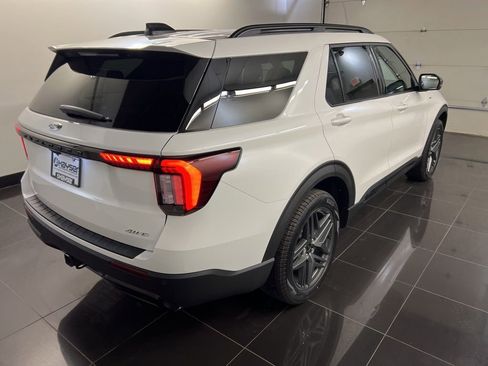 New 2026 Ford Explorer ST-Line image 6