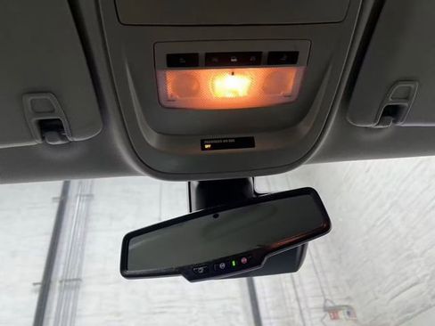 Used 2022 Chevrolet Colorado LT w/ Safety Package image 34