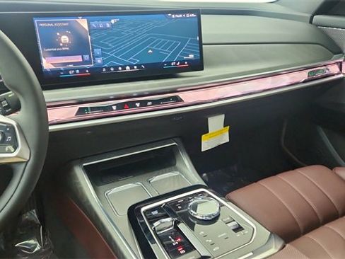 Used 2025 BMW i7 eDrive50 image 45