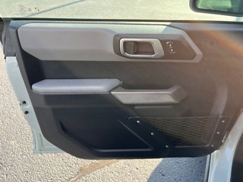 Used 2023 Ford Bronco Black Diamond image 12