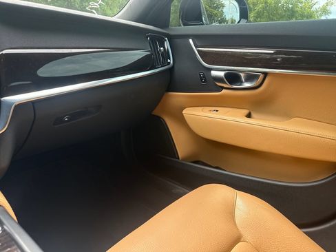 Used 2018 Volvo S90 T5 Momentum w/ Convenience Package FWD image 17