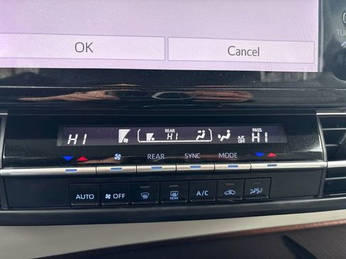 Used 2024 Toyota Sienna LE image 34