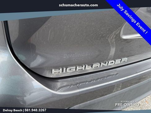 Used 2021 Toyota Highlander LE FWD image 13