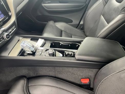 Used 2022 Volvo XC60 B5 Inscription w/ Climate Package AWD/4WD image 15