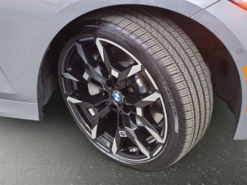 Used 2025 BMW 330i xDrive Sedan w/ M Sport Package image 33