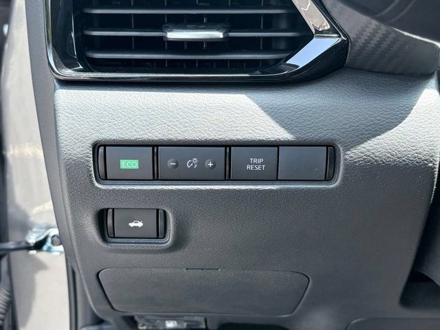 Used 2025 Nissan Sentra SV w/ All-Weather Package FWD image 22