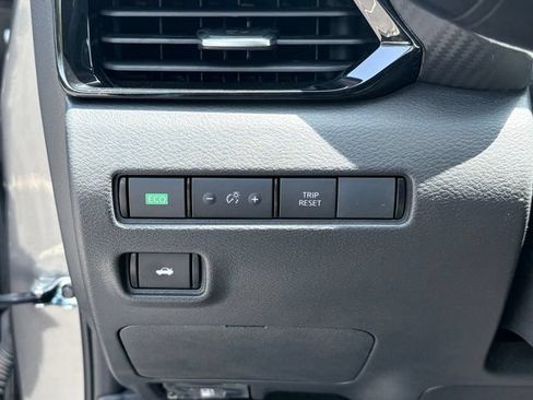 Used 2025 Nissan Sentra SV w/ All-Weather Package FWD image 22
