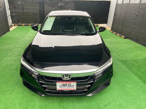 Used 2018 Honda Accord Touring image 10
