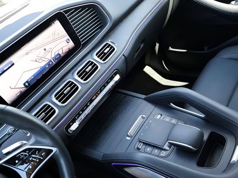 Certified 2025 Mercedes-Benz GLE 350 4MATIC image 21